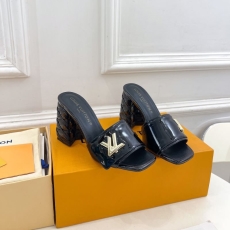 Louis Vuitton Slippers